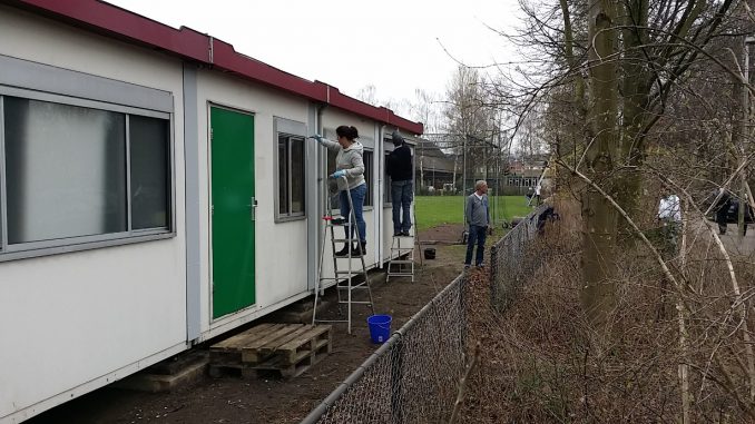 NLdoet clubhuis schilderen1 2 NLdoet clubhuis schilderen1 2